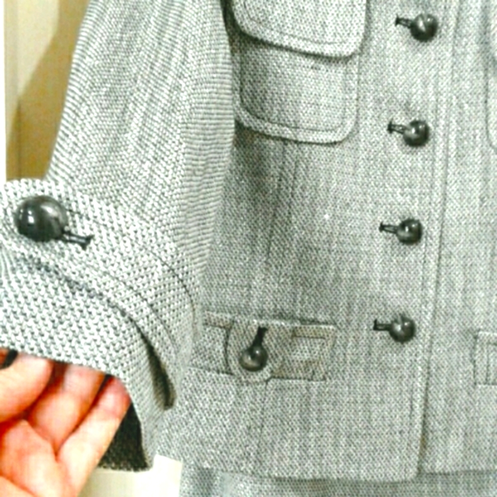 NINE WEST Suit Set - Picture 2 of 4
